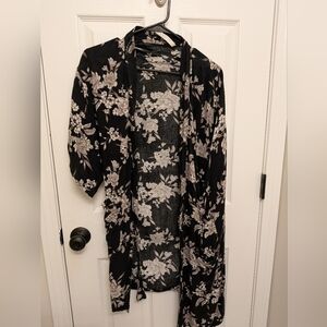 Floral Black and Cream Kimono Robe
